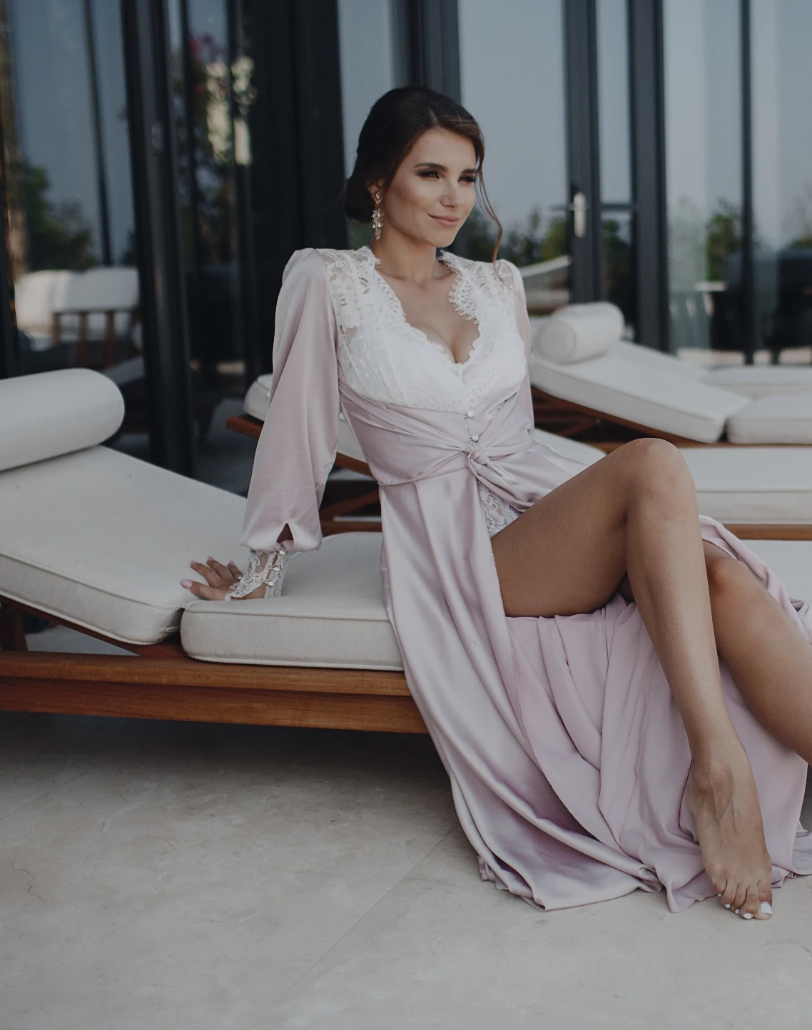 fancy woman on a lounge chair | Ingram Cosmetic Surgery Nashville